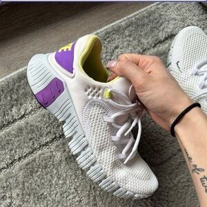 Nike Metcon 4 Purple Accent